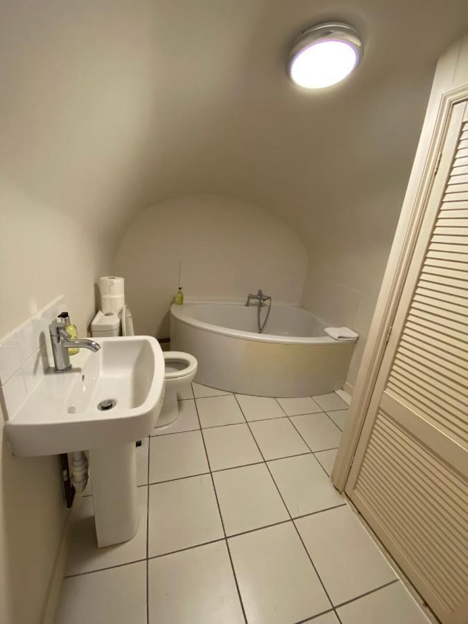 Stylish Maisonette And Studio In Victoria 伦敦 客房 照片